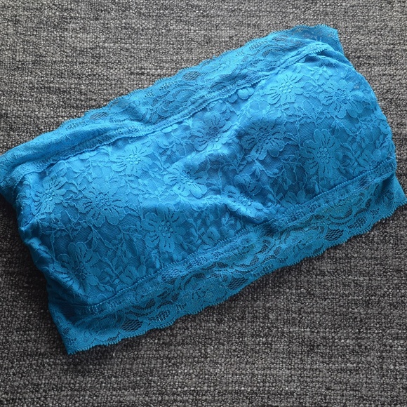 l.e.i Blue Floral Lace Bandeau - Picture 1 of 5